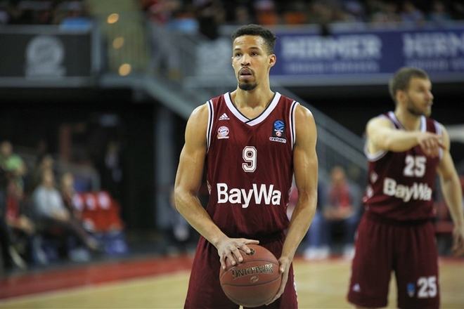 清晨底特律活塞备战德甲,复出首秀细节曝光,引发热议,更衣室氛围转暖的简单介绍 清晨底特律活塞备战德甲,复出首秀细节曝光,引发热议,更衣室氛围转暖的简单介绍