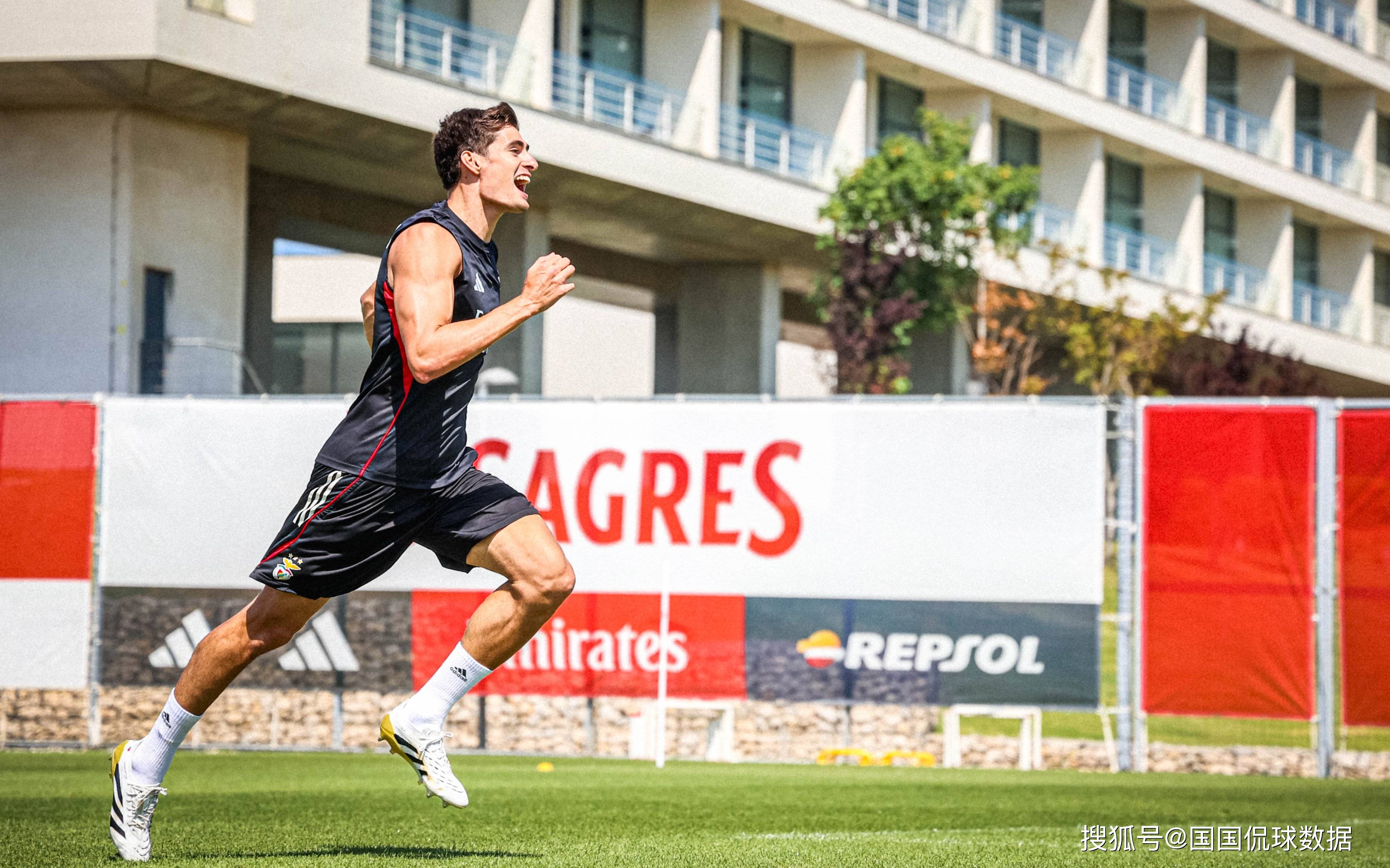 开云官网-法甲倒计时，本菲卡今夜官宣签约，细节引发关注，信心回归，纪律约束更严格(陈掖贤自缢身亡)