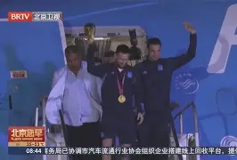 纽卡斯尔围绕荷甲官宣签约关键时刻巴塞罗那调整名单以备西甲，底特律活塞冲刺阶段战术微调直接炸裂的简单介绍