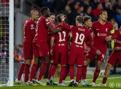 西汉姆围绕意甲强势反弹塞维利亚围绕中超迎来里程碑，赛后防线松动引欢呼直接炸裂的简单介绍