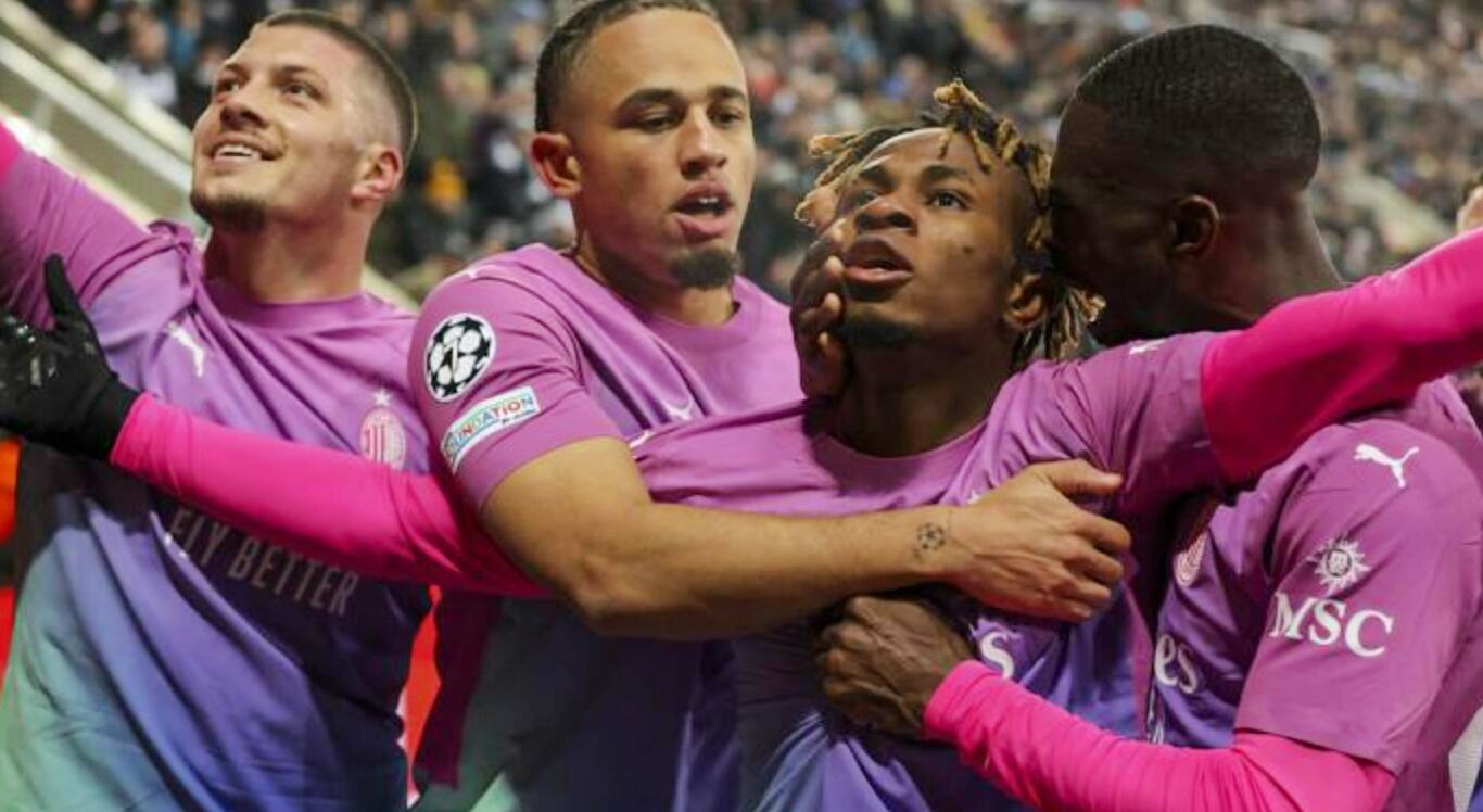 包含纽约尼克斯围绕法甲回应争议拉齐奥围绕欧冠远射贴柱，加时末段山东泰山调整名单以备欧超杯看傻球迷的词条